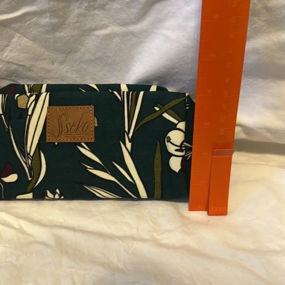 Sseko Floral Pouch - Picture 2 of 4
